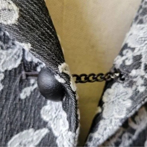 Plein Sud Jeanius Double Button Toggle Floral Lace Blazer - Picture 8 of 11